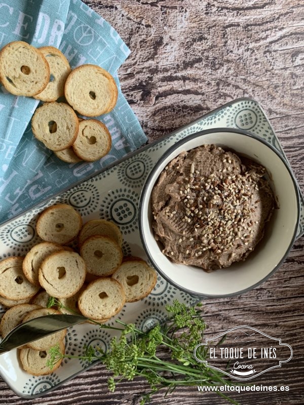 Listo para disfrutar acompañado de tostitas, picatostes...